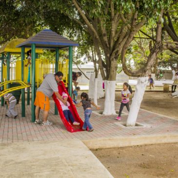 Inauguran primera fase de remozamiento del parque de la colonia Trinidad