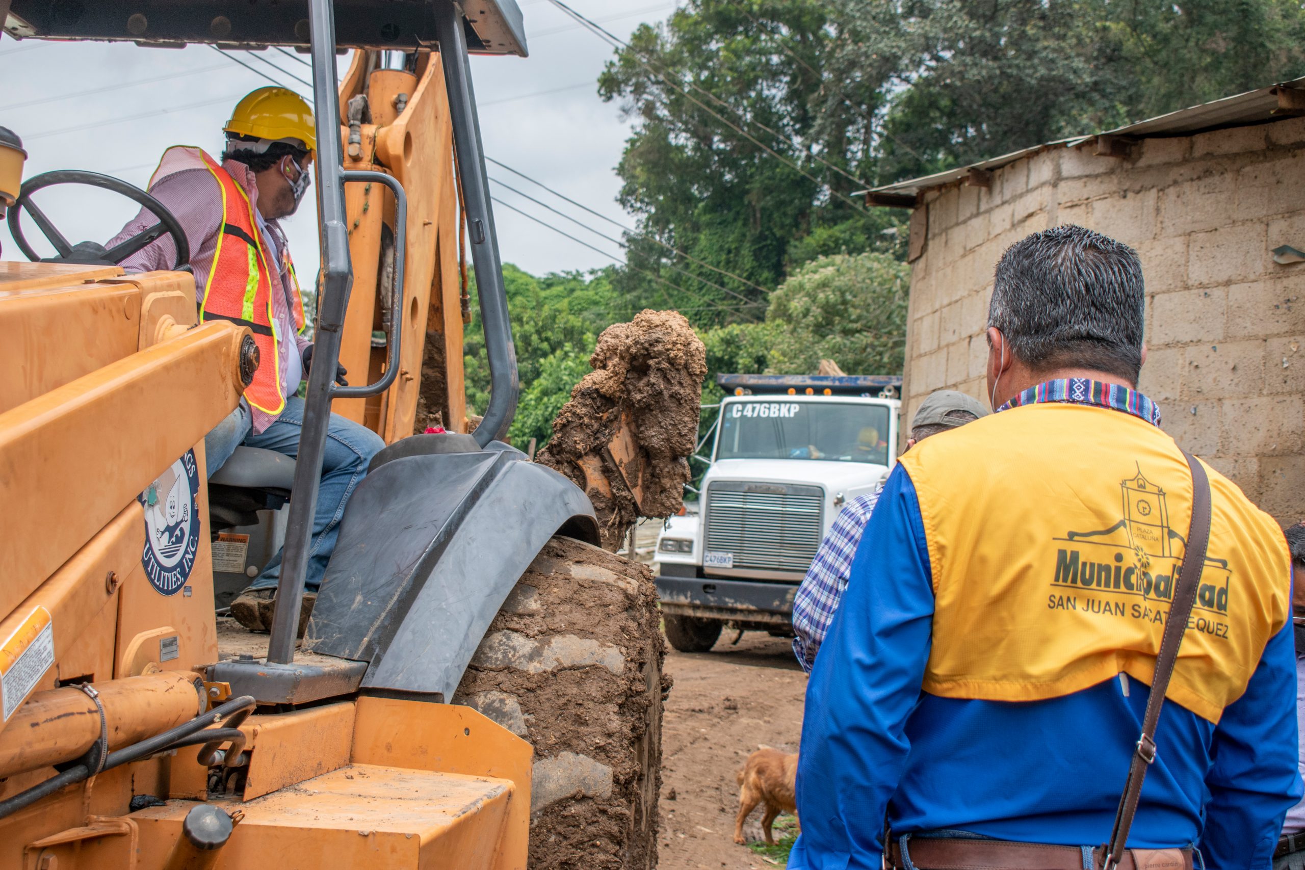 Apertura de pavimentación Sector Las Hortensias, Aldea Sajcavillá.