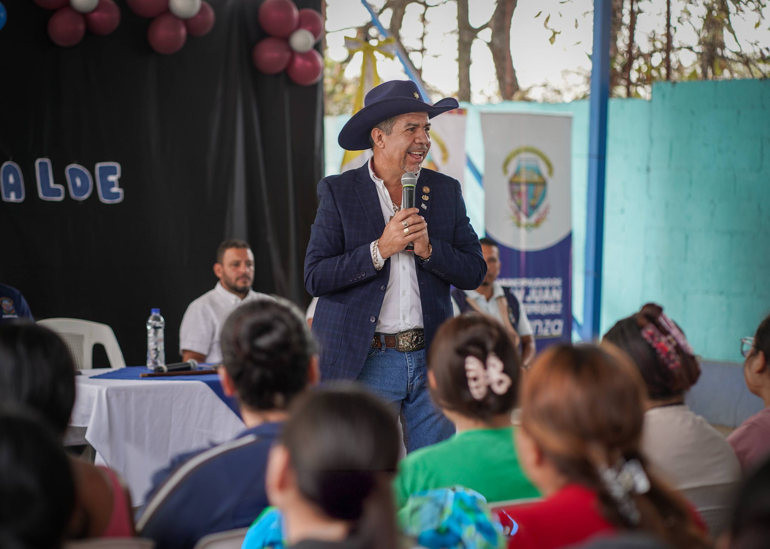 Alcalde Juan Carlos Pellecer realizó la inauguración de trabajos en Escuela Oficial Rural Mixta“Los Robles” en Ciudad Quetzal
